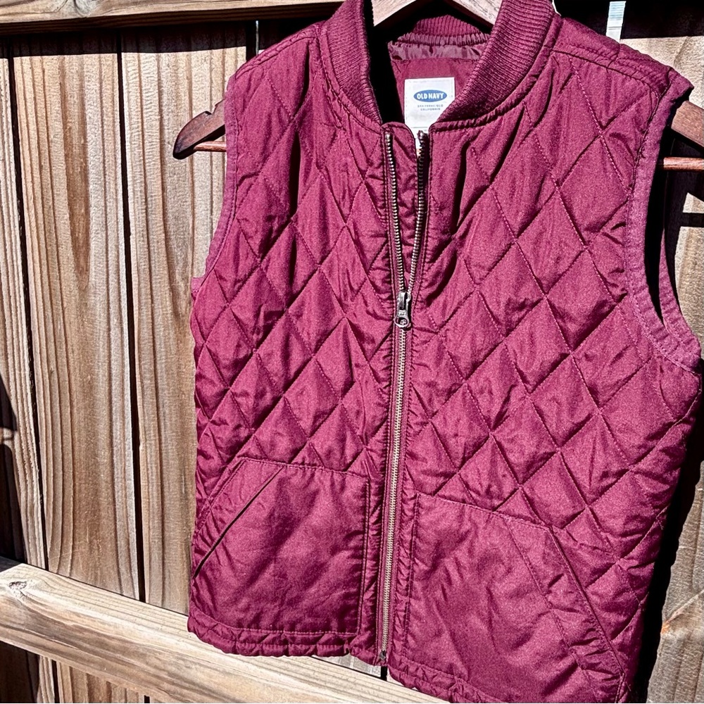 Old Navy Maroon Quilted Vest‎
